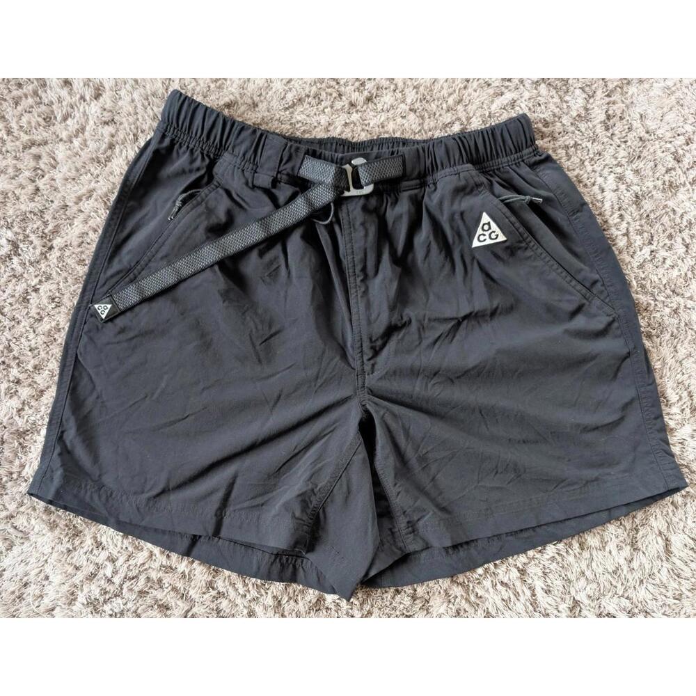 Nike ACG Men's Black Athletic Shorts Size M Elastic Waist Belted